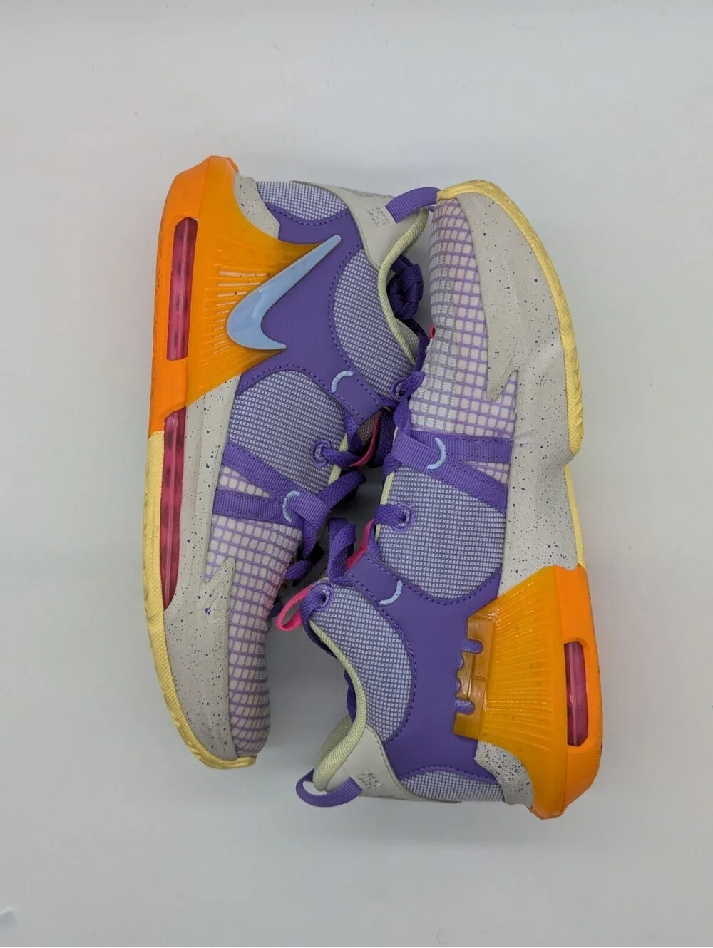 Nike LeBron Witness 7 Action Grape Purple Kids Size 6Y / Women's 7.5 DQ8650-101